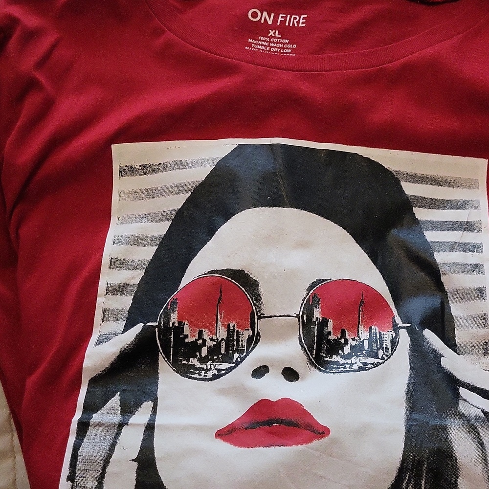 Graphic tee